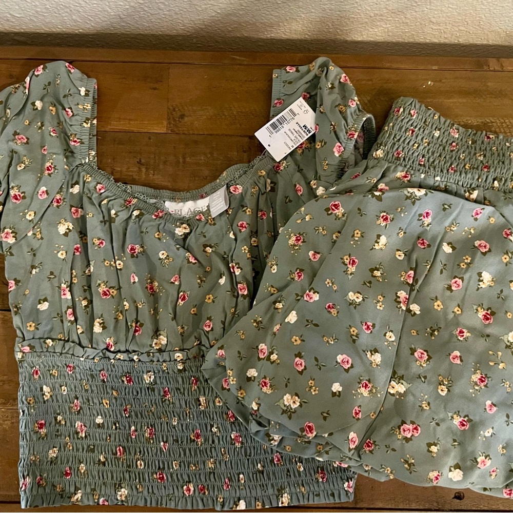NWT The Children’s Place Skirt and Shirt Floral Outfit Size Medium